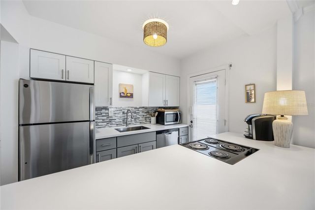 765 JOHN RINGLING BOULEVARD 5, Sarasota, FL 34236