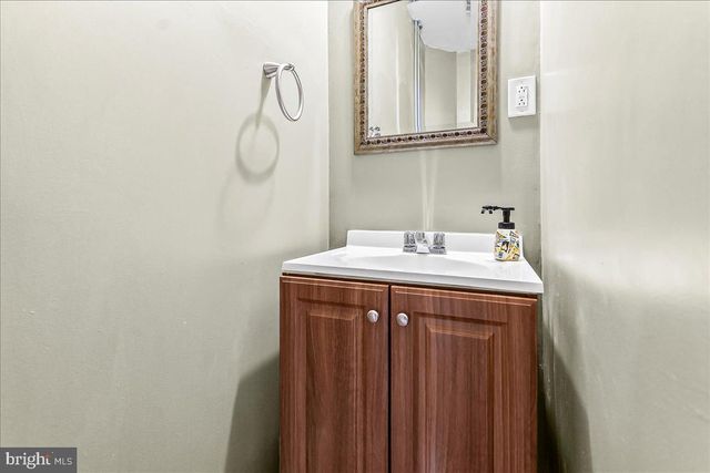 223 W PENNSYLVANIA AVE, Downingtown, PA 19335