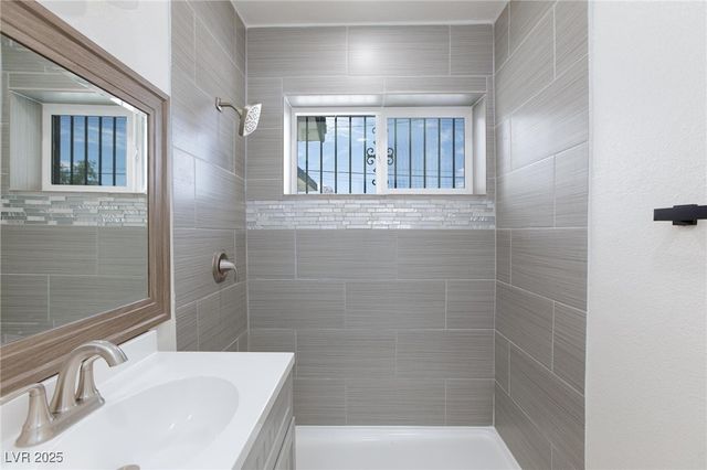 2312 Beverly Way, Las Vegas, NV 89104