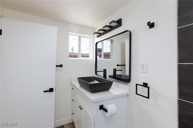 2312 Beverly Way, Las Vegas, NV 89104