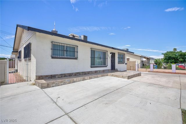 2312 Beverly Way, Las Vegas, NV 89104