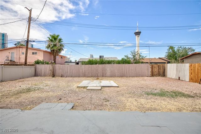2312 Beverly Way, Las Vegas, NV 89104