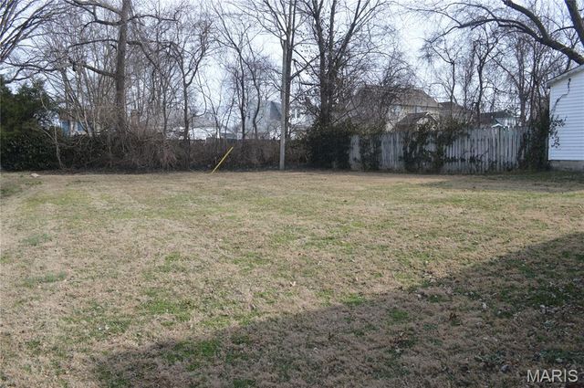 328 Sycamore Street, Collinsville, IL 62234