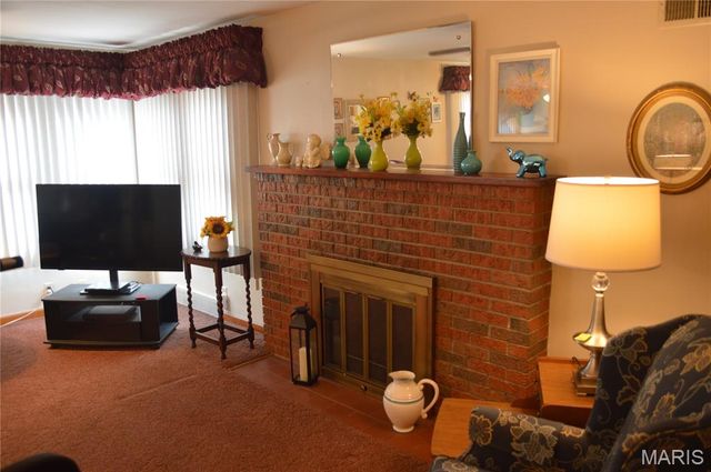 328 Sycamore Street, Collinsville, IL 62234