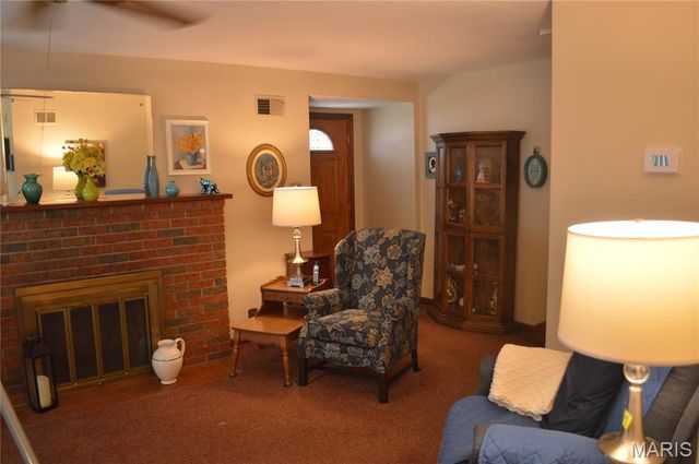 328 Sycamore Street, Collinsville, IL 62234