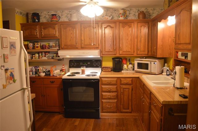 328 Sycamore Street, Collinsville, IL 62234