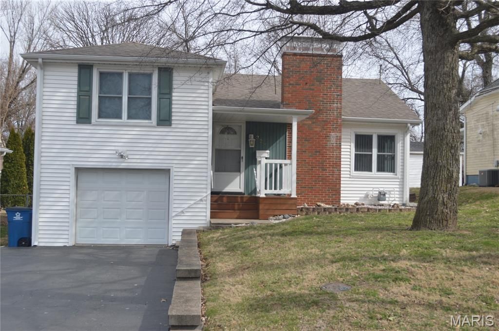 328 Sycamore Street, Collinsville, IL 62234