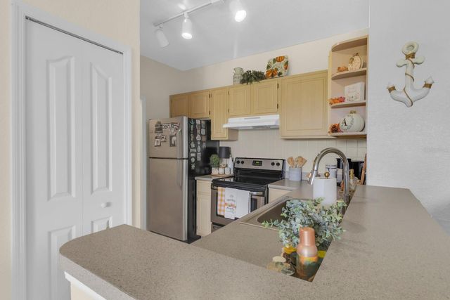 8826 DUNES COURT 11-308, Kissimmee, FL 34747