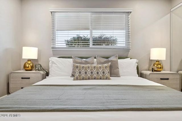 7635 E Minnezona Avenue, Scottsdale, AZ 85251