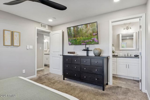 7635 E Minnezona Avenue, Scottsdale, AZ 85251