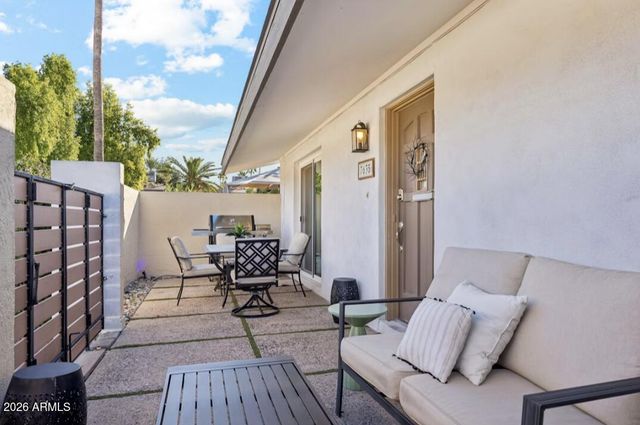 7635 E Minnezona Avenue, Scottsdale, AZ 85251