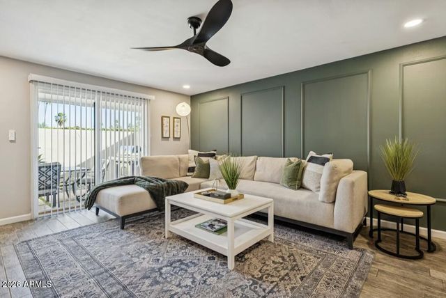 7635 E Minnezona Avenue, Scottsdale, AZ 85251