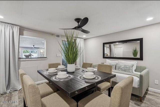 7635 E Minnezona Avenue, Scottsdale, AZ 85251