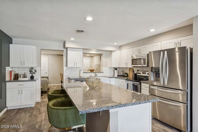 7635 E Minnezona Avenue, Scottsdale, AZ 85251