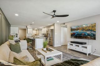 7635 E Minnezona Avenue, Scottsdale, AZ 85251