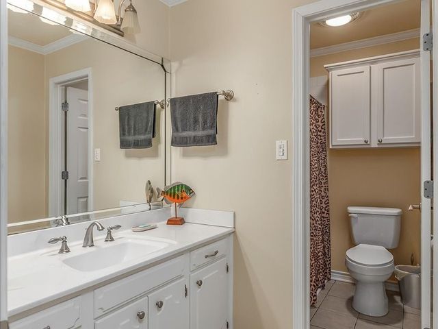 5620 S Lakeshore Drive, Shreveport, LA 71119