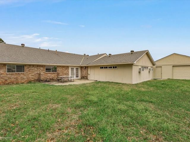 5620 S Lakeshore Drive, Shreveport, LA 71119