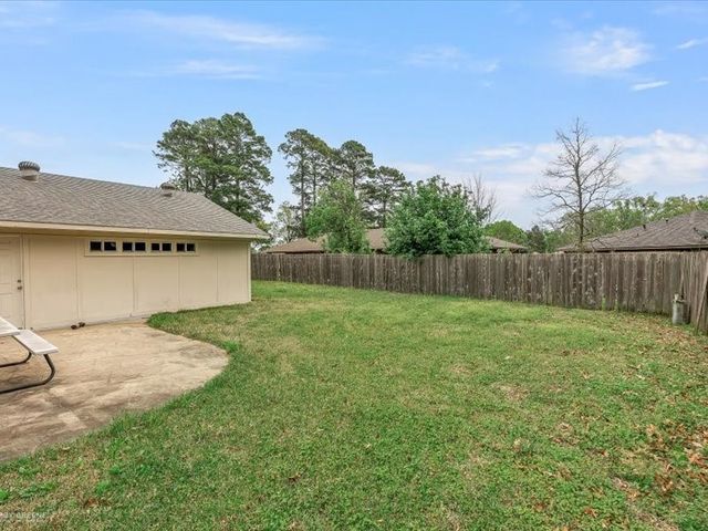 5620 S Lakeshore Drive, Shreveport, LA 71119