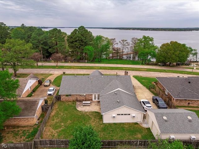 5620 S Lakeshore Drive, Shreveport, LA 71119
