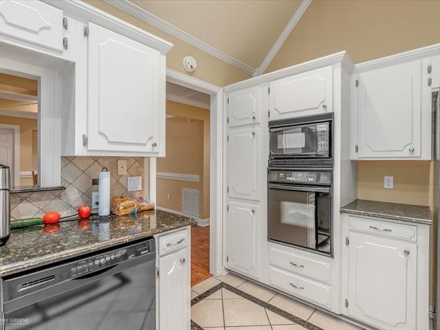 5620 S Lakeshore Drive, Shreveport, LA 71119