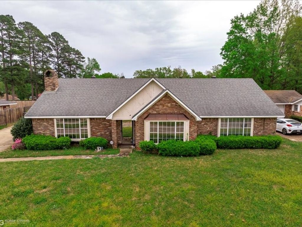 5620 S Lakeshore Drive, Shreveport, LA 71119