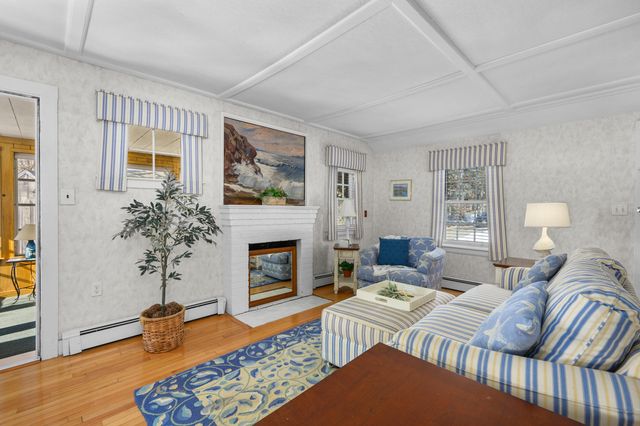 21 Nearmeadows Road, West Yarmouth, MA 02673