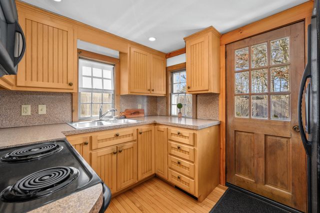 21 Nearmeadows Road, West Yarmouth, MA 02673