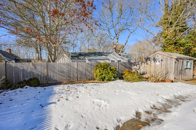 21 Nearmeadows Road, West Yarmouth, MA 02673