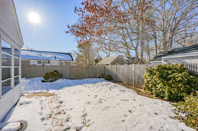 21 Nearmeadows Road, West Yarmouth, MA 02673