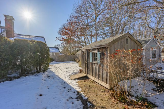 21 Nearmeadows Road, West Yarmouth, MA 02673
