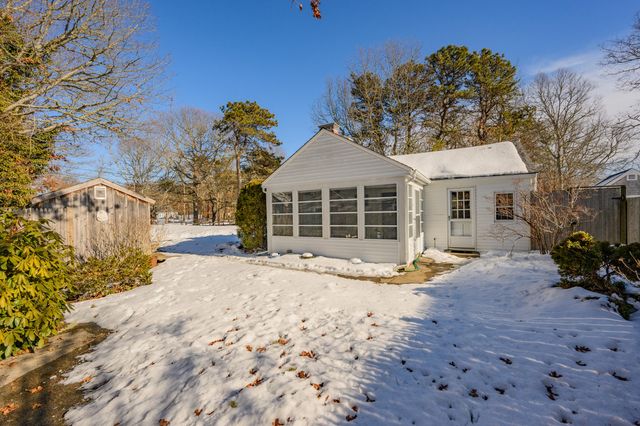 21 Nearmeadows Road, West Yarmouth, MA 02673
