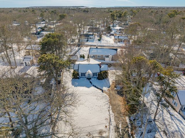 21 Nearmeadows Road, West Yarmouth, MA 02673