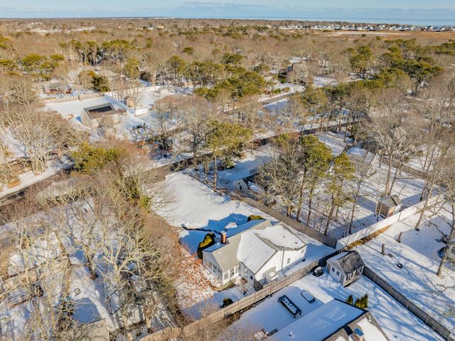 21 Nearmeadows Road, West Yarmouth, MA 02673