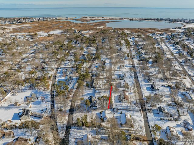 21 Nearmeadows Road, West Yarmouth, MA 02673