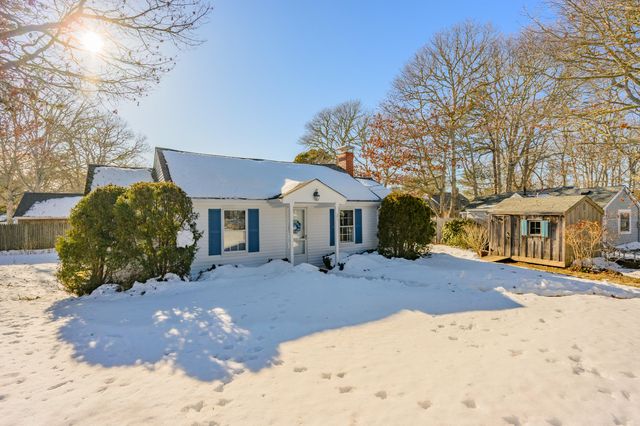 21 Nearmeadows Road, West Yarmouth, MA 02673