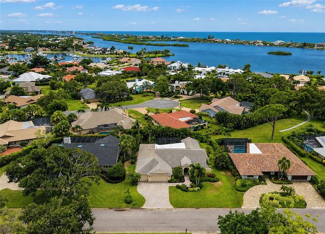 486 YACHT HARBOR DRIVE, Osprey, FL 34229