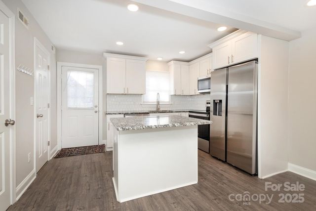 6432 Old Pineville Road, Charlotte, NC 28217