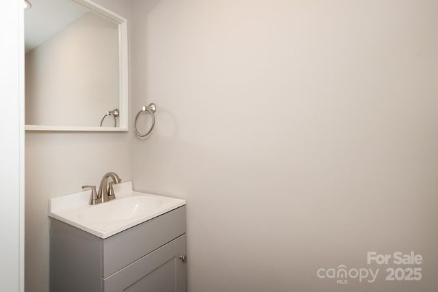 6432 Old Pineville Road, Charlotte, NC 28217