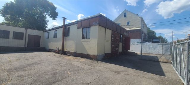 56 60 River Avenue, Providence, RI 02908