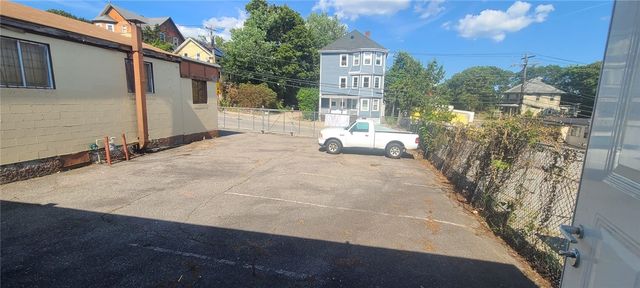 56 60 River Avenue, Providence, RI 02908