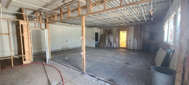 56 60 River Avenue, Providence, RI 02908