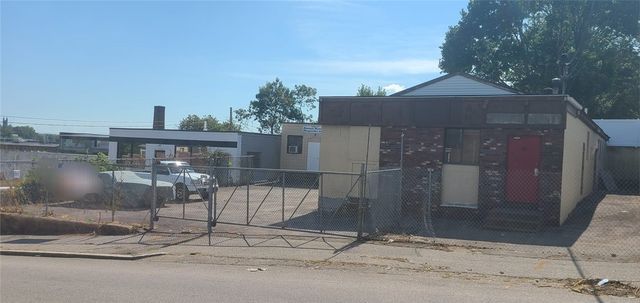 56 60 River Avenue, Providence, RI 02908