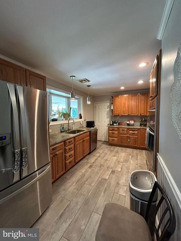 681 PEMBROKE RD, Rydal, PA 19046