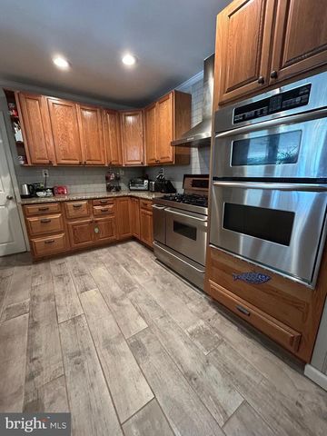 681 PEMBROKE RD, Rydal, PA 19046