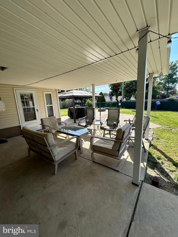 681 PEMBROKE RD, Rydal, PA 19046