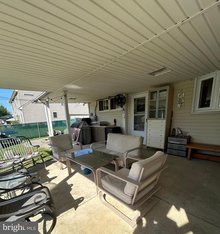681 PEMBROKE RD, Rydal, PA 19046