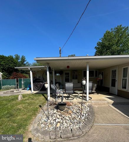 681 PEMBROKE RD, Rydal, PA 19046