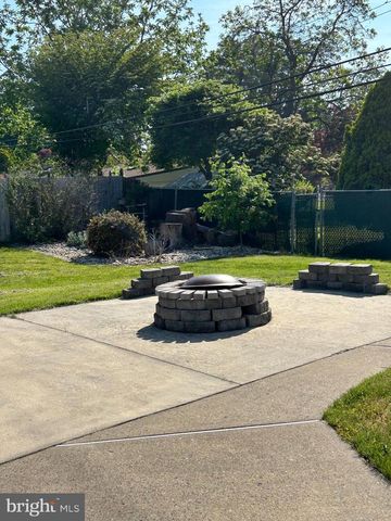 681 PEMBROKE RD, Rydal, PA 19046