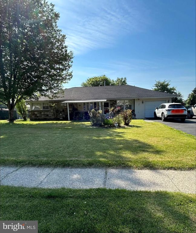 681 PEMBROKE RD, Rydal, PA 19046