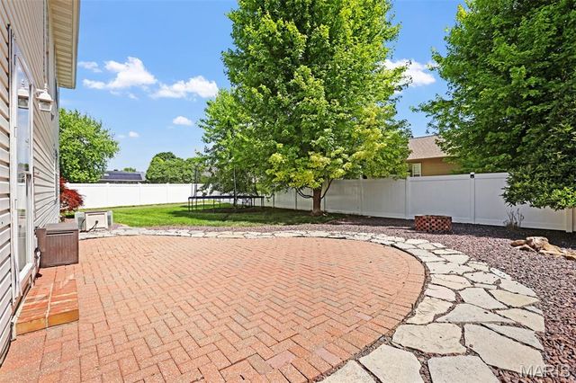 65 Julie Drive, Glen Carbon, IL 62034